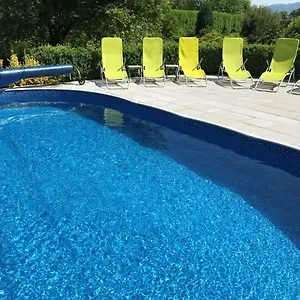 Dvur Stran & Wellness Карловы Вары